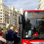 La huelga de la EMT colapsa Valencia con buses completos y paradas saturadas