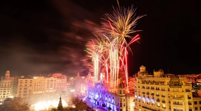 Así han sido los fuegos artificiales desde cuatro puntos de Valencia