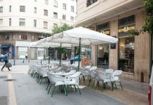 Multan a más de 100 terrazas en Ciutat Vella