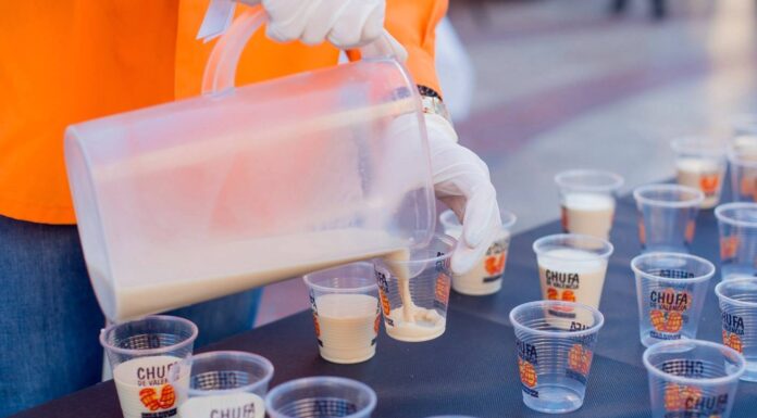 Valencia repartirá horchata y zumos gratis en el centro: fechas y horarios para conseguirlo