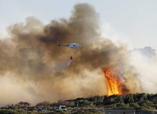Estabilizan el incendio de El Saler, el más peligroso de las últimas décadas