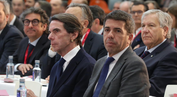 Aznar habla de Sánchez en Valencia: "Hará lo que sea por estar en el poder"