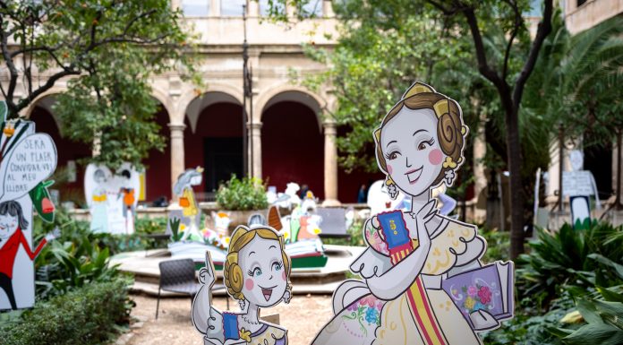 La Falla Municipal Infantil adelanta su «plantà» en el Centro Cultural de El Carmen