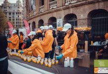 Valencia reparte hoy zumos de naranja gratuitos: horario y lugar para conseguirlos