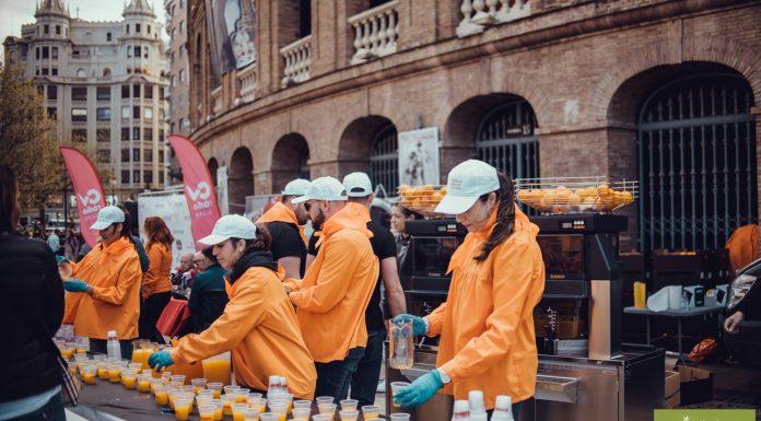 Valencia reparte hoy zumos de naranja gratuitos: horario y lugar para conseguirlos Valencia reparte hoy zumos de naranja gratuitos: horario y lugar para conseguirlos