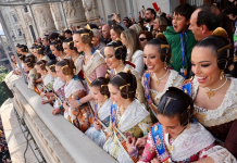VÍDEO | Un final de truenos cierra una mascletà apoteósica de 130 kilos de pólvora