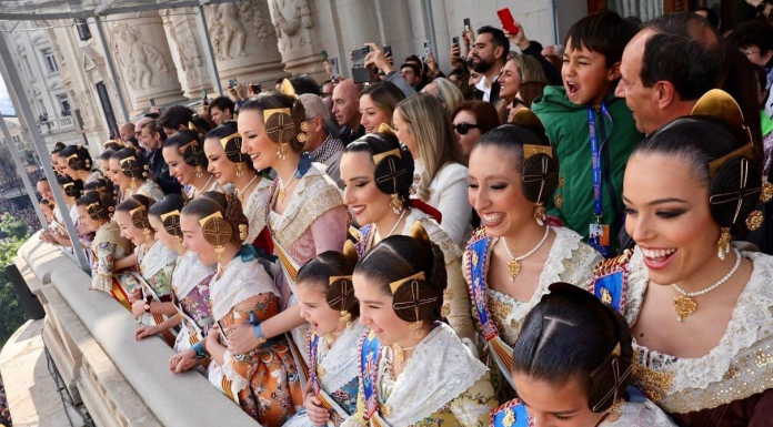 VÍDEO | Una tormenta de truenos cierra una mascletà apoteósica de 130 kilos de pólvora VÍDEO | Un final de truenos cierra una mascletà apoteósica de 130 kilos de pólvora