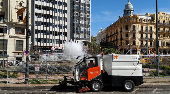 Limpiar Valencia en Fallas costará más de 2,7 millones de euros