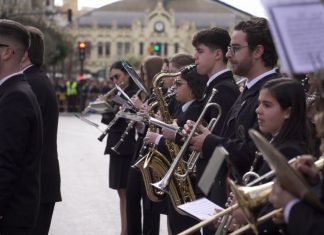 Valencia celebra el Día Mundial de la Felicidad con música en el centro