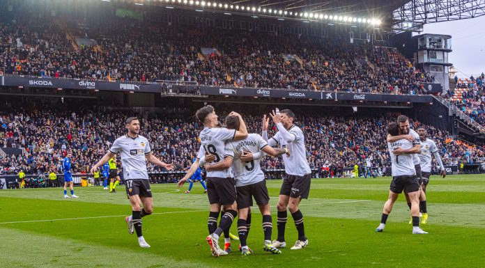 Cuatro jugadores del Valencia CF firmarán autógrafos este miércoles: horario y lugar de la firma