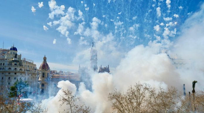 Vídeo: Mascletà que simula el ritmo cardiaco