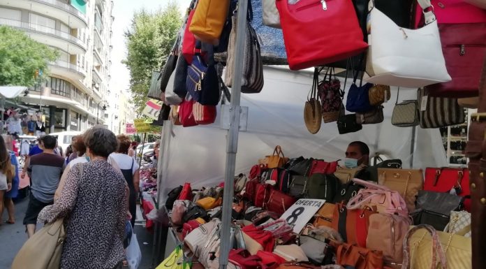 Suspenden cuatro mercados extraordinarios de Valencia con motivo de las Fallas Suspenden cuatro mercados extraordinarios de Valencia con motivo de las Fallas
