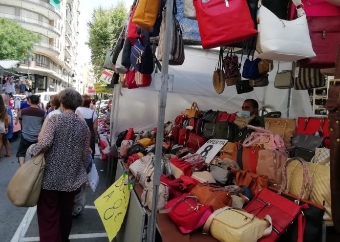 Suspenden cuatro mercados extraordinarios de Valencia con motivo de las Fallas