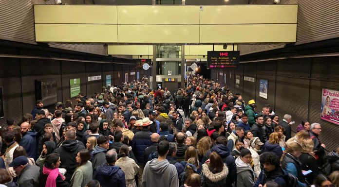 Grandes aglomeraciones en el Metro del centro de Valencia aglomeraciones Metro