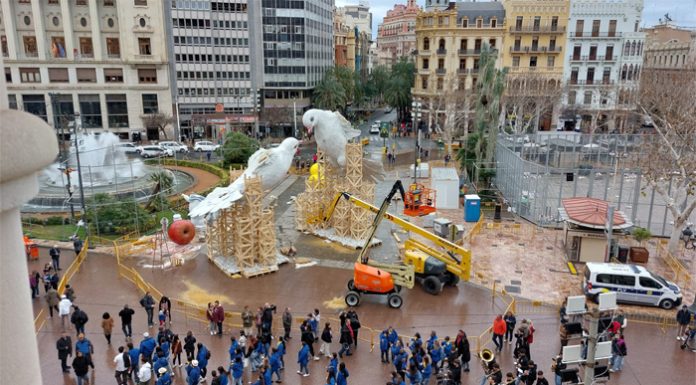 Preparan la mascletà a pesar de la amenaza de lluvia