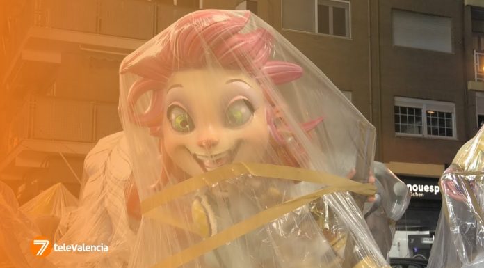 L’Antiga, la primera de Especial en sacar sus piezas a la calle