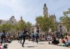 Las terrazas de los bares estarán acordes con la belleza del Ateneo, Palacio Comunicaciones y del Ayuntamiento Valencia se transforma en un escenario de danza con un festival de baile por las calles de la ciudad