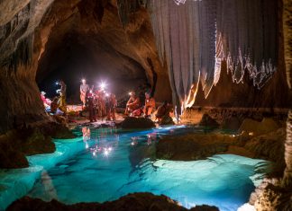 Descubren una "piscina" de agua dulce de enormes dimensiones bajo el Mediterráneo