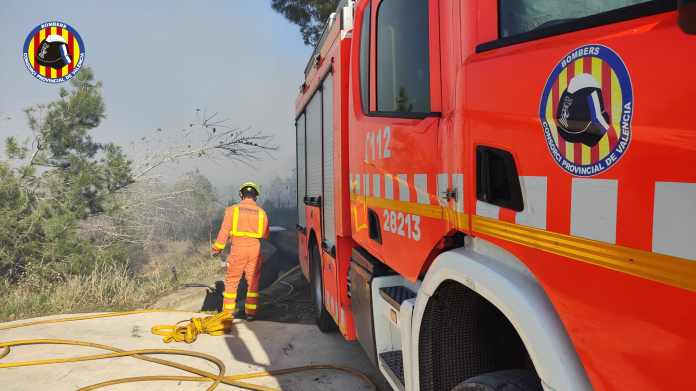 Se declara un incendio forestal en la localidad de Barxeta