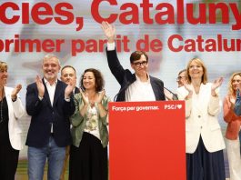 La política valenciana celebra los resultados de Cataluña y el triunfo de Salvador Illa