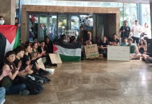 La Acampada por Palestina continúa el bloqueo en la Universitat de València