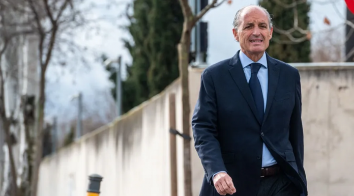 Camps convoca un gran acto en Valencia y tantea su regreso al frente del PP Camps reaparece para agitar al PP valenciano