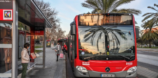 Una mujer da a luz a su bebé en un autobús de la EMT