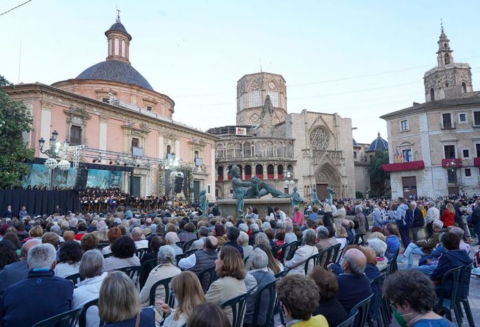 Gran concierto multitudinario y gratuito este lunes en la plaza de la Virgen