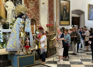¿Qué día es el Besamanos de la Virgen 2026? Horarios, accesos y todos los detalles
