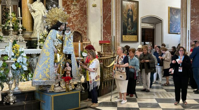 ¿Qué día es el Besamanos de la Virgen 2026? Horarios, accesos y todos los detalles