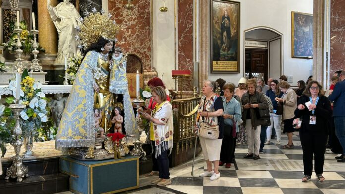 ¿Qué día es el Besamanos de la Virgen 2026? Horarios, accesos y todos los detalles