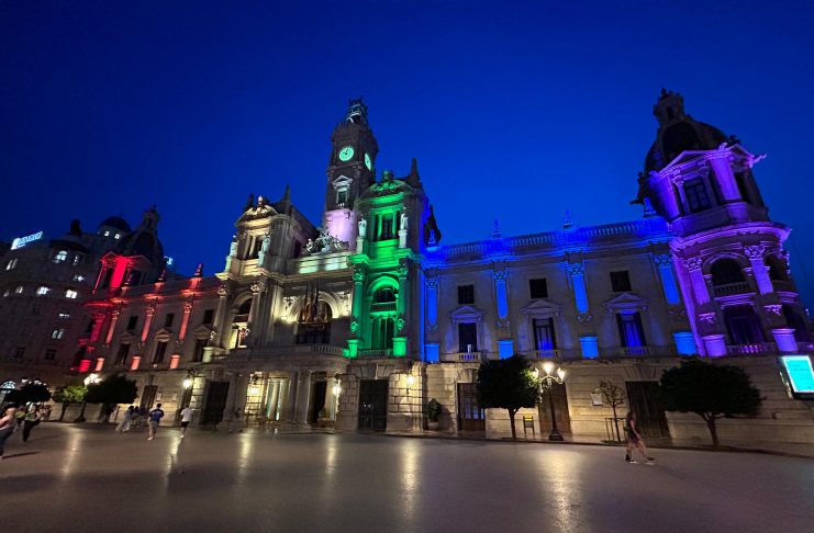 El bulo de la homofobia de Catalá incendia las redes de amenazas e insultos: de "despojo humano" a "basura inmunda"
