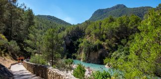 Descubre la ruta de la Fuente de los Baños en Montanejos: Un paraíso natural