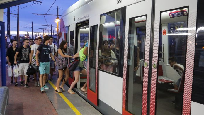 El metro de Valencia volverá a circular este martes