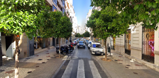 La calle Jorge Juan que sueñan los vecinos del Ensanche: aceras más anchas y sin aparcamiento