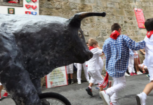 Compromís critica el posible encierro de toros infantiles en Ciutat Vella: "Es una obsesión ideológica"