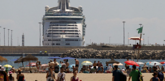 VÍDEO | El turismo de los megacruceros en el foco: Valencia debate limitar su llegada