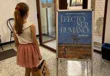 Una niña valenciana dona sus regalos de Primera Comunión