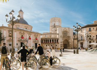 Un estudio alerta del impacto del turismo masivo en el centro histórico de Valencia