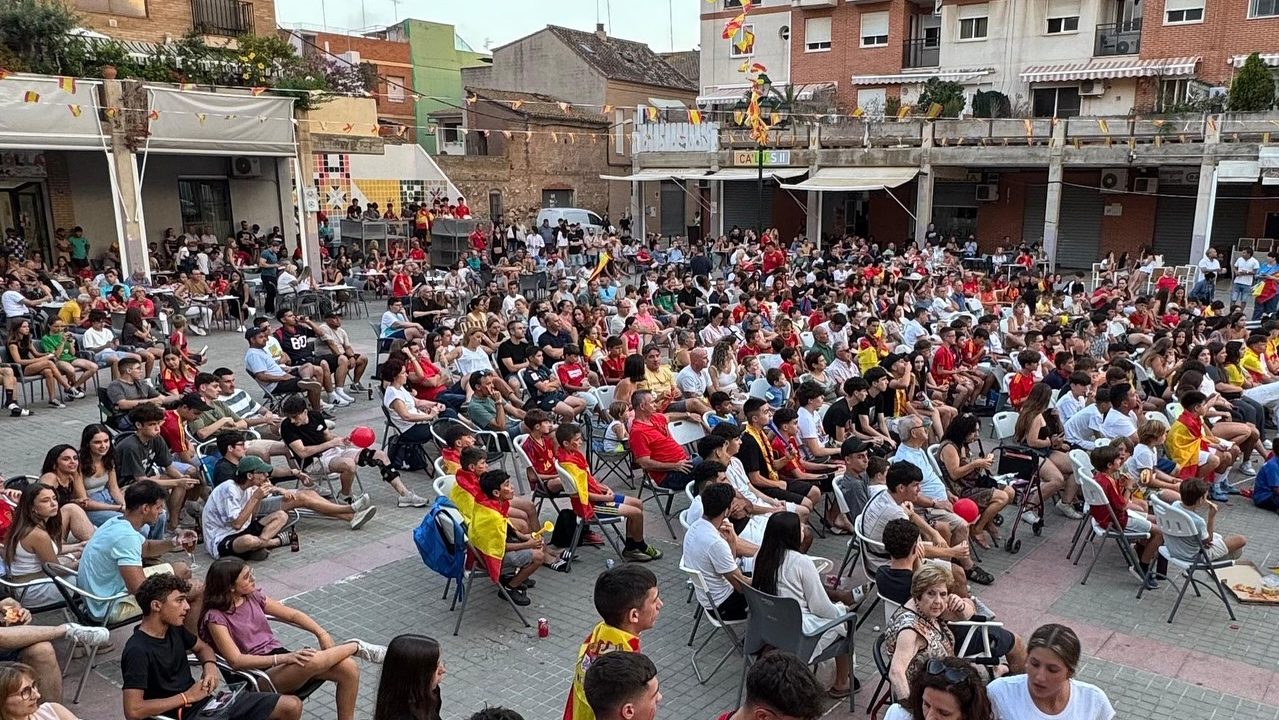 Vecinos de una localidad pendientes de la semifinal