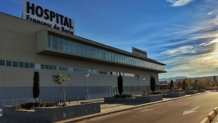 Detienen a un enfermero que trabajaba en hospitales valencianos tras falsificar su titulación