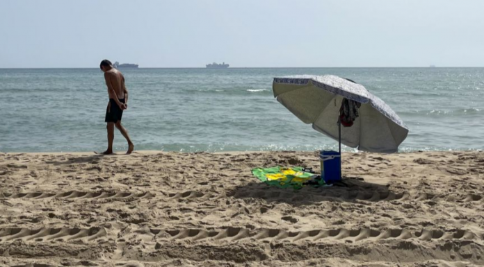 Muere ahogado un hombre en la playa de El Saler Bandera verde: las playas de El Saler reabren al baño