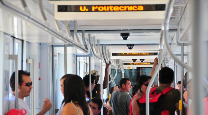 Metrovalencia cambia la política de viajes con patinetes y bicicletas: nueva normativa y fecha del cambio