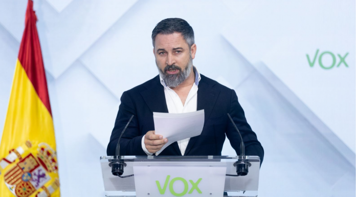 Abascal da por «rotos» los gobiernos autonómicos con el PP tras aceptar Feijóo el reparto de MENAS Abascal da por "rotos" los gobiernos autonómicos con el PP tras aceptar Feijóo el reparto de MENAS