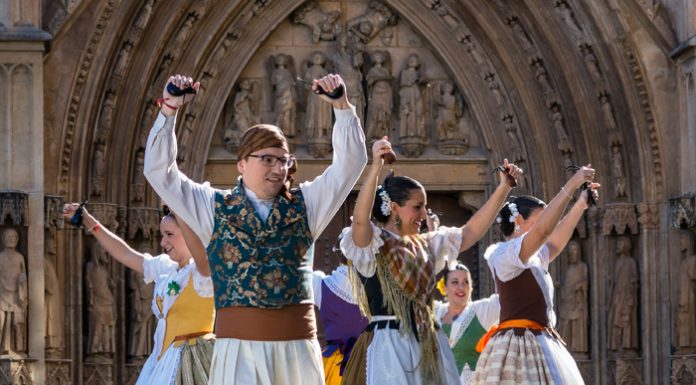 Hora y lugar para ver a más de 200 personas bailando a la vez danza tradicional valenciana
