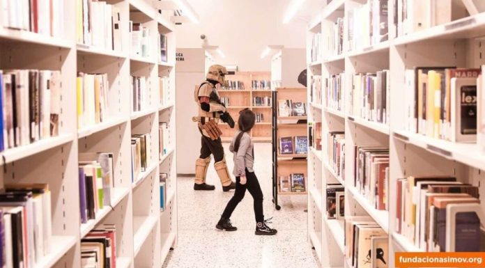 Más de 500 personas se gradúan en ciencia ficción en Valencia