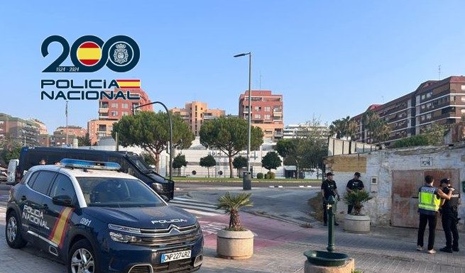 Desalojan una vivienda okupada en Campanar que generaba alarma social