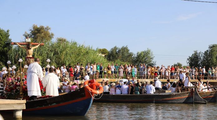 Centenares de personas participan en la tradicional romería de El Palmar