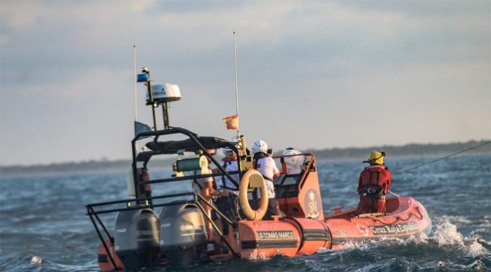 Buscan a un bañista desaparecido en Massalfassar