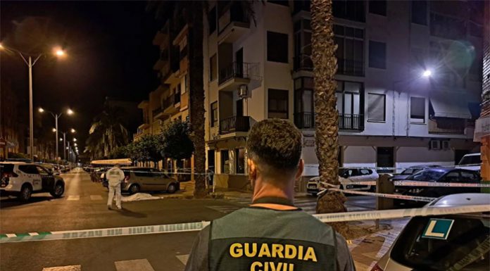 Asesinan de varias cuchilladas a un hombre en el cuello en Carcaixent